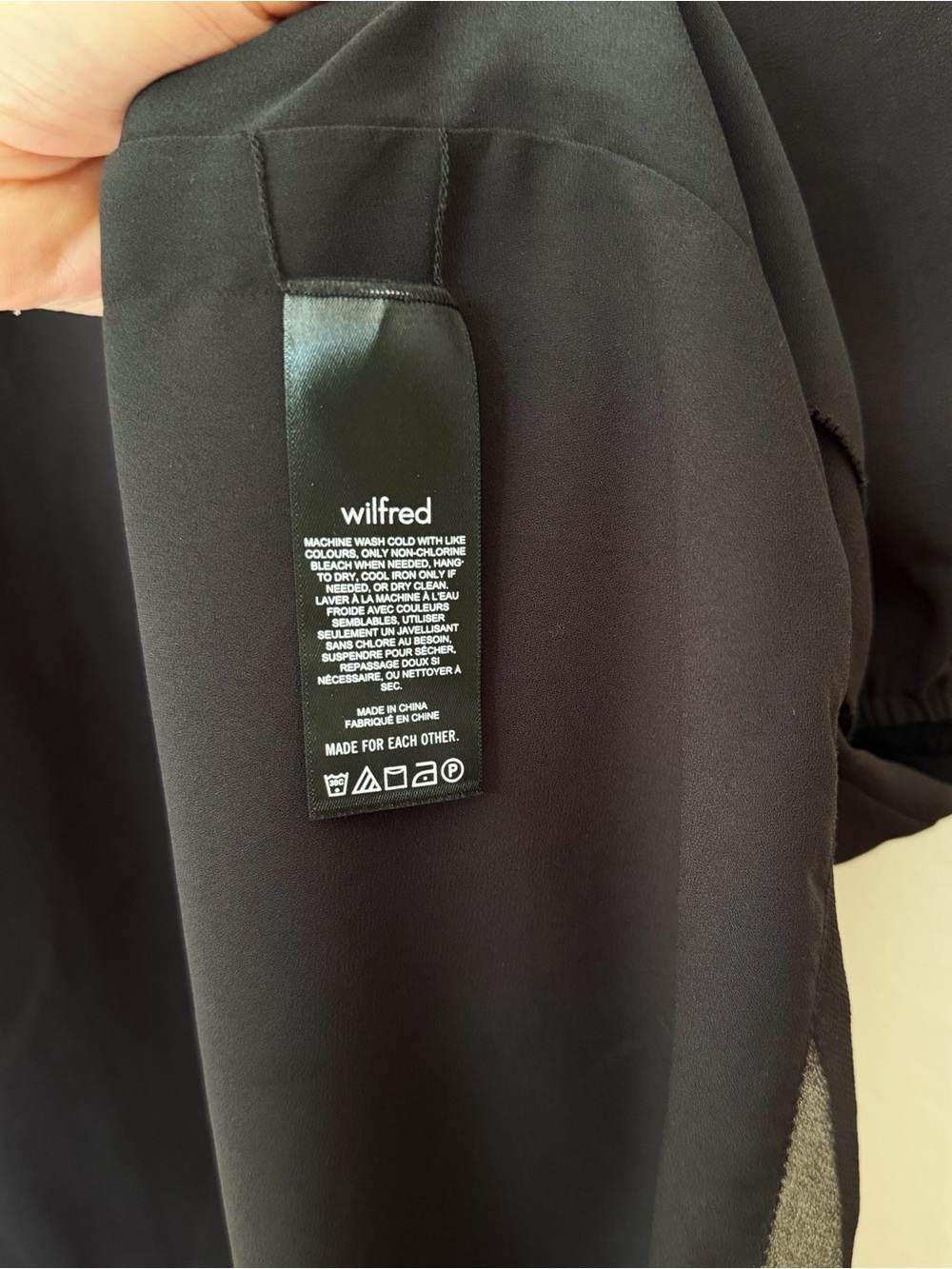Aritzia Wilfred Écoulement Black Flowy Dress - Picture 6 of 6